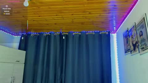 Snapshot of dark_lucky chatting on September 2025 04:14:02 AM Juanito online show from September 2025 04:14:02 AM