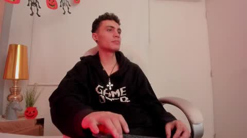 dark_sun333 online show from October 2025 02:35:01 AM