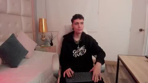 dark_sun333 online show from December 2025 02:05:01 AM