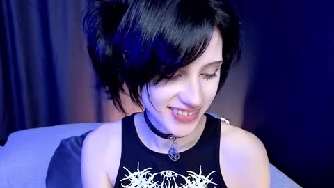 Snapshot of dark_vamp_ chatting on November 2025 05:01:02 PM Vamp online show from November 2025 05:01:02 PM