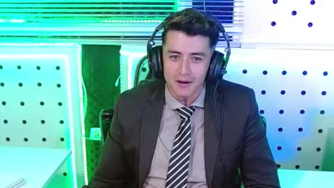 DARKO0717 online show from November 2025 04:58:02 PM