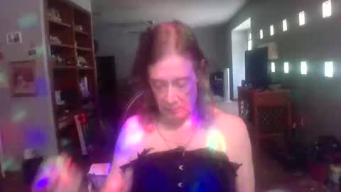 darla_darling1222101 online show from April 2026 01:21:01 AM