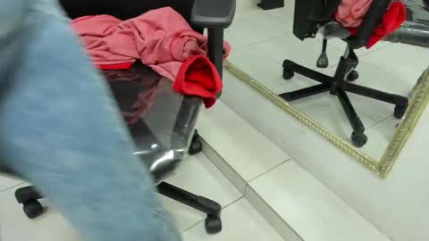 Darling online show from November 2025 02:20:01 PM