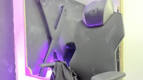 Darling online show from November 2025 02:43:02 PM