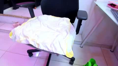 Snapshot of darlingbdsm_ chatting on May 2026 02:13:02 PM Darling online show from May 2026 02:13:02 PM