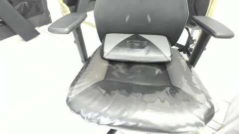 Snapshot of darlingbdsm_ chatting on May 2026 12:33:02 PM Darling online show from May 2026 12:33:02 PM