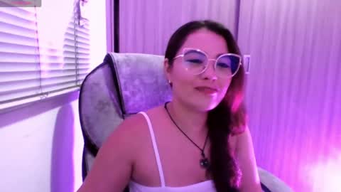 Snapshot of darlingbdsm_ chatting on May 2026 01:36:02 AM Darling online show from May 2026 01:36:02 AM