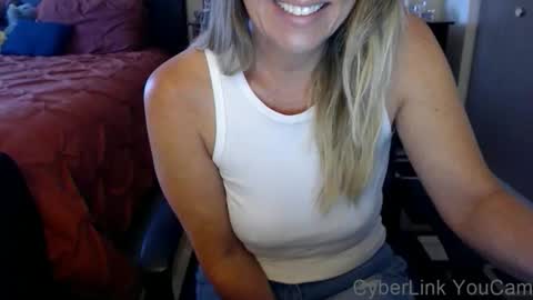 Snapshot of darlingd77 chatting on October 2025 01:14:01 PM DarlingD online show from October 2025 01:14:01 PM