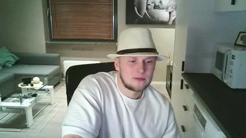 Snapshot of dartanjanas chatting on October 2025 08:21:02 PM Dario online show from October 2025 08:21:02 PM