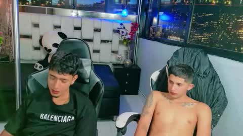 Snapshot of darwinandbrayan chatting on November 2025 04:01:01 AM darwinandbrayan online show from November 2025 04:01:01 AM