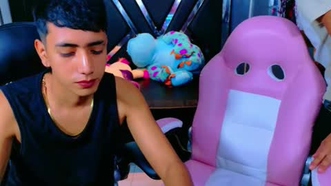 Snapshot of darwinandbrayan chatting on November 2025 11:24:01 PM darwinandbrayan online show from November 2025 11:24:01 PM