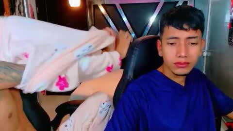 Snapshot of darwinandbrayan chatting on December 2025 02:06:02 AM darwinandbrayan online show from December 2025 02:06:02 AM