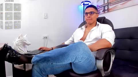 Snapshot of dash_bukoski chatting on October 2025 01:07:02 PM Dash online show from October 2025 01:07:02 PM