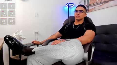 Snapshot of dash_bukoski chatting on October 2025 12:55:01 PM Dash online show from October 2025 12:55:01 PM