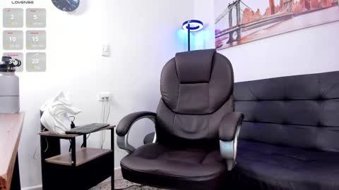 Snapshot of dash_bukoski chatting on October 2025 01:58:01 PM Dash online show from October 2025 01:58:01 PM