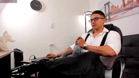 Snapshot of dash_bukoski chatting on November 2025 11:44:02 AM Dash online show from November 2025 11:44:02 AM