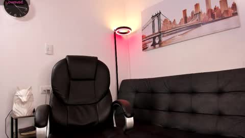 Snapshot of dash_bukoski chatting on November 2025 01:00:02 PM Dash online show from November 2025 01:00:02 PM