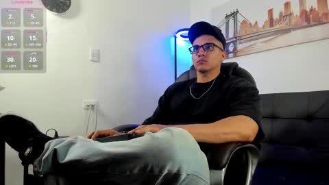 Snapshot of dash_bukoski chatting on November 2025 12:53:02 PM Dash online show from November 2025 12:53:02 PM