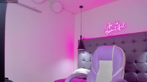 angel online show from December 2025 01:31:01 PM