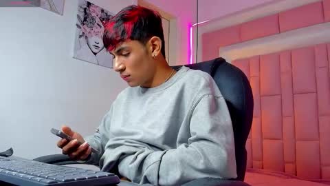 angel online show from December 2025 04:32:01 AM