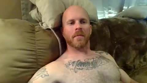 Snapshot of dave8404 chatting on April 2026 07:27:02 PM Dave online show from April 2026 07:27:02 PM
