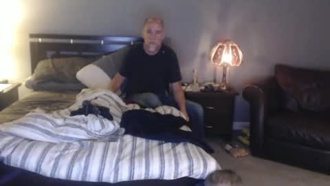 Snapshot of davejones454545 chatting on November 2025 06:01:01 AM Dave online show from November 2025 06:01:01 AM