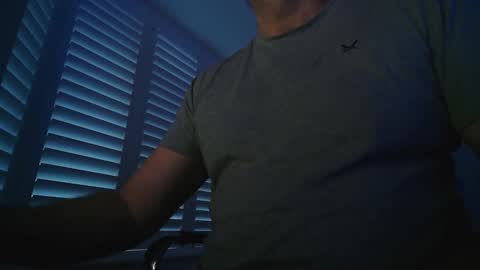 davesu12345 online show from February 2026 07:23:01 AM