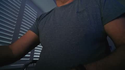 davesu12345 online show from February 2026 07:35:02 AM