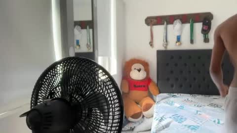 Snapshot of david_hot44 chatting on June 2026 04:46:02 PM david_hot44 online show from June 2026 04:46:02 PM