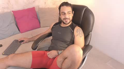 Snapshot of david_oliveira chatting on January 2025 02:47:01 PM JF oliveira online show from January 2025 02:47:01 PM