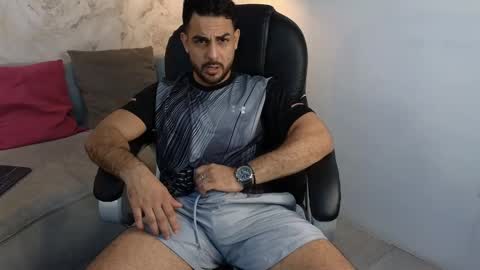 Snapshot of david_oliveira chatting on February 2025 12:50:01 PM JF oliveira online show from February 2025 12:50:01 PM