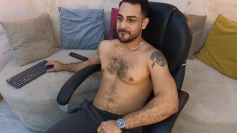 Snapshot of david_oliveira chatting on February 2025 01:33:02 PM JF oliveira online show from February 2025 01:33:02 PM