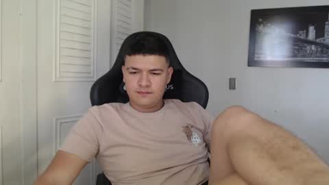 Snapshot of david_smit_ chatting on January 2025 07:06:01 PM david smit online show from January 2025 07:06:01 PM