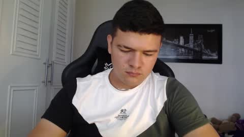 Snapshot of david_smit_ chatting on January 2025 04:08:02 PM david smit online show from January 2025 04:08:02 PM