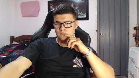 Snapshot of david_smit_ chatting on February 2025 04:26:02 PM david smit online show from February 2025 04:26:02 PM