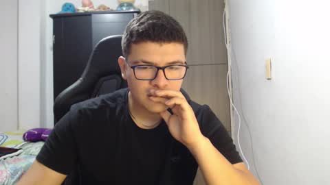 Snapshot of david_smit_ chatting on February 2025 03:26:01 PM david smit online show from February 2025 03:26:01 PM