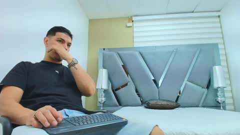 Snapshot of david_victoriaa chatting on April 2026 12:55:02 PM david_victoriaa online show from April 2026 12:55:02 PM