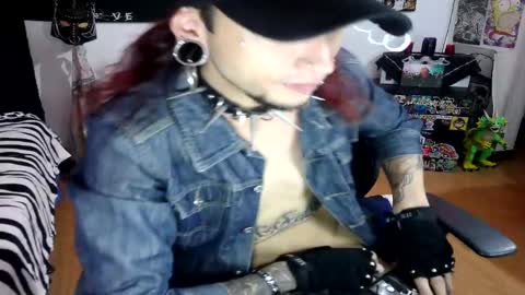 Snapshot of davidroses420 chatting on January 2025 04:14:02 AM online show from January 2025 04:14:02 AM