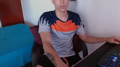 davidsalazar33 online show from January 2025 07:38:02 PM