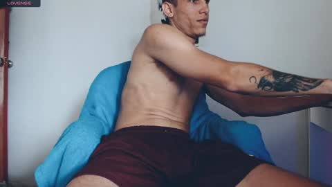 davidsalazar33 online show from January 2025 08:29:01 PM