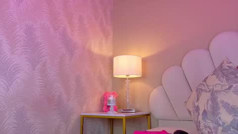 Snapshot of davinna_fox chatting on November 2025 11:32:02 AM Valentina Gomez online show from November 2025 11:32:02 AM