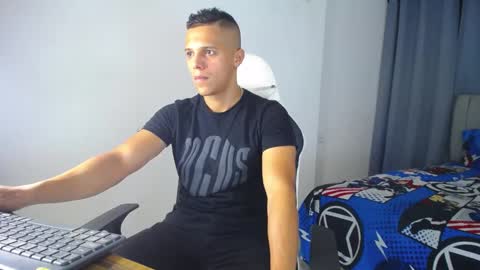 Snapshot of davisito7 chatting on December 2024 05:07:02 AM David Angel online show from December 2024 05:07:02 AM