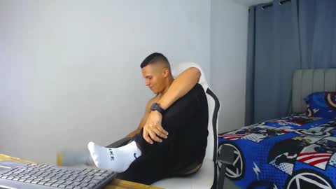 Snapshot of davisito7 chatting on December 2024 07:03:01 AM David Angel online show from December 2024 07:03:01 AM