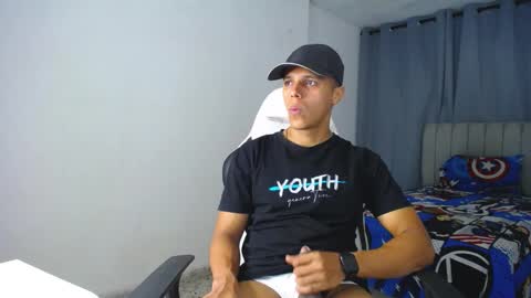 Snapshot of davisito7 chatting on January 2025 02:38:01 AM David Angel online show from January 2025 02:38:01 AM