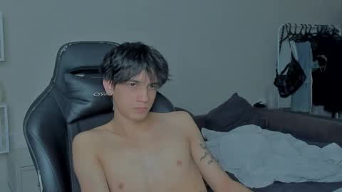 Snapshot of davisross chatting on December 2024 12:24:01 PM davis online show from December 2024 12:24:01 PM