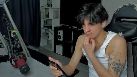 Snapshot of davisross chatting on September 2025 02:54:02 AM davis online show from September 2025 02:54:02 AM