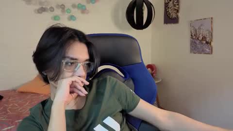 davoxer online show from December 2025 03:45:02 AM