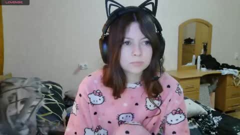 Snapshot of dawndollins chatting on October 2025 08:33:02 AM Alice online show from October 2025 08:33:02 AM