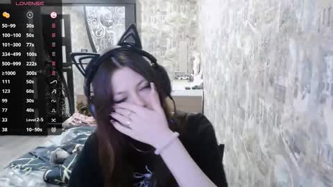 Snapshot of dawndollins chatting on November 2025 08:14:01 AM Alice online show from November 2025 08:14:01 AM