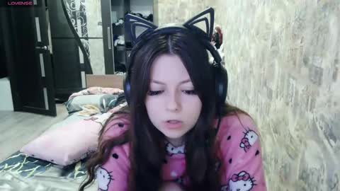 Snapshot of dawndollins chatting on November 2025 08:27:01 AM Alice online show from November 2025 08:27:01 AM